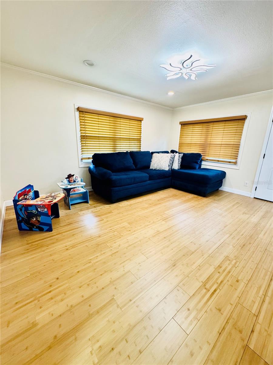 Image 5 of 29 For 7428 36th Avenue N