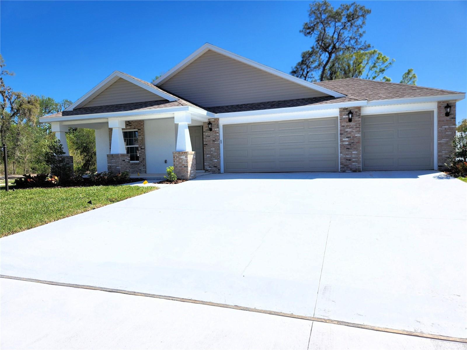 Listing Details for 411 Shannon Estates Court, PLANT CITY, FL 33563