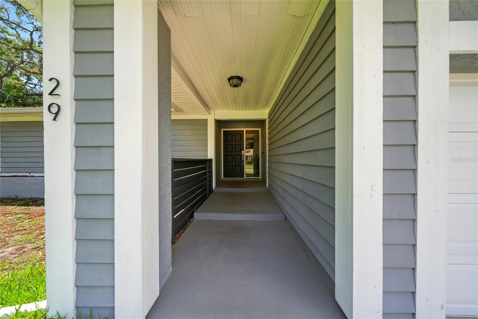 Image 2 of 27 For 29 Harbor Oaks Circle