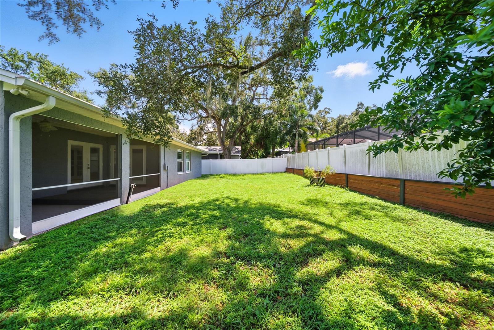 Image 20 of 27 For 29 Harbor Oaks Circle
