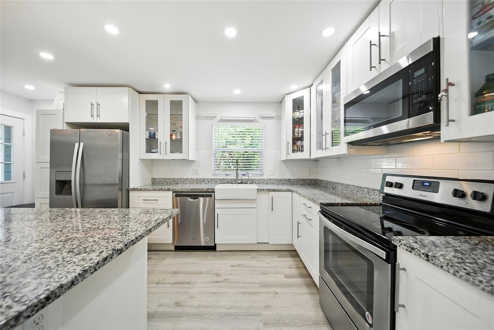 Image 6 of 27 For 29 Harbor Oaks Circle