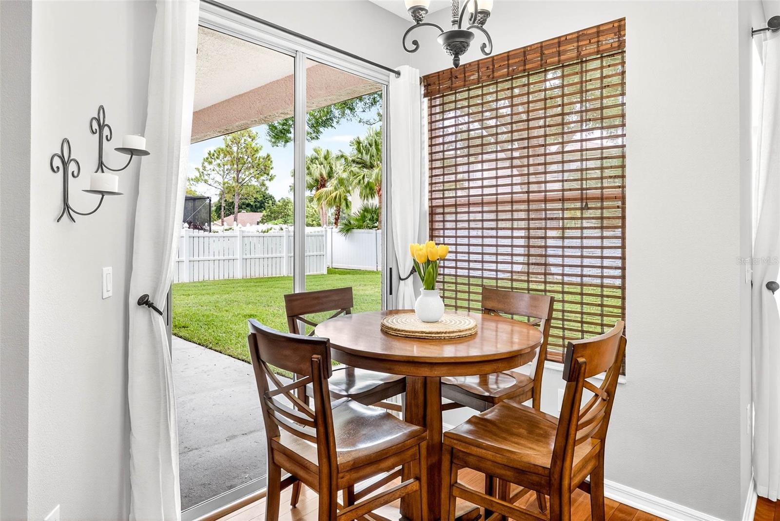 Listing photo id 9 for 16469 Turnbury Oak Drive