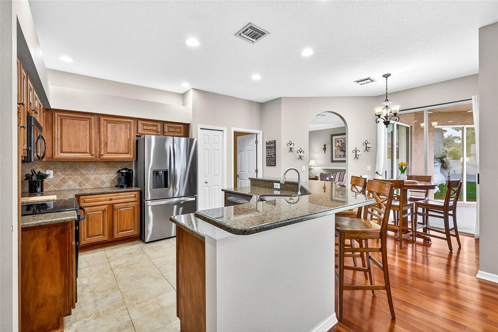 Listing photo id 13 for 16469 Turnbury Oak Drive