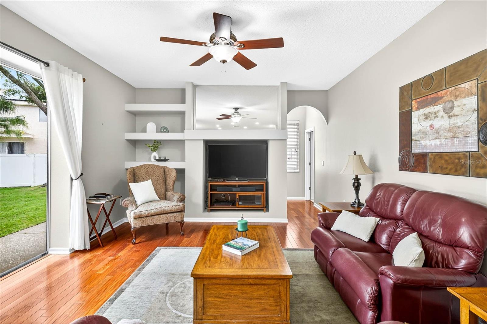 Listing photo id 15 for 16469 Turnbury Oak Drive