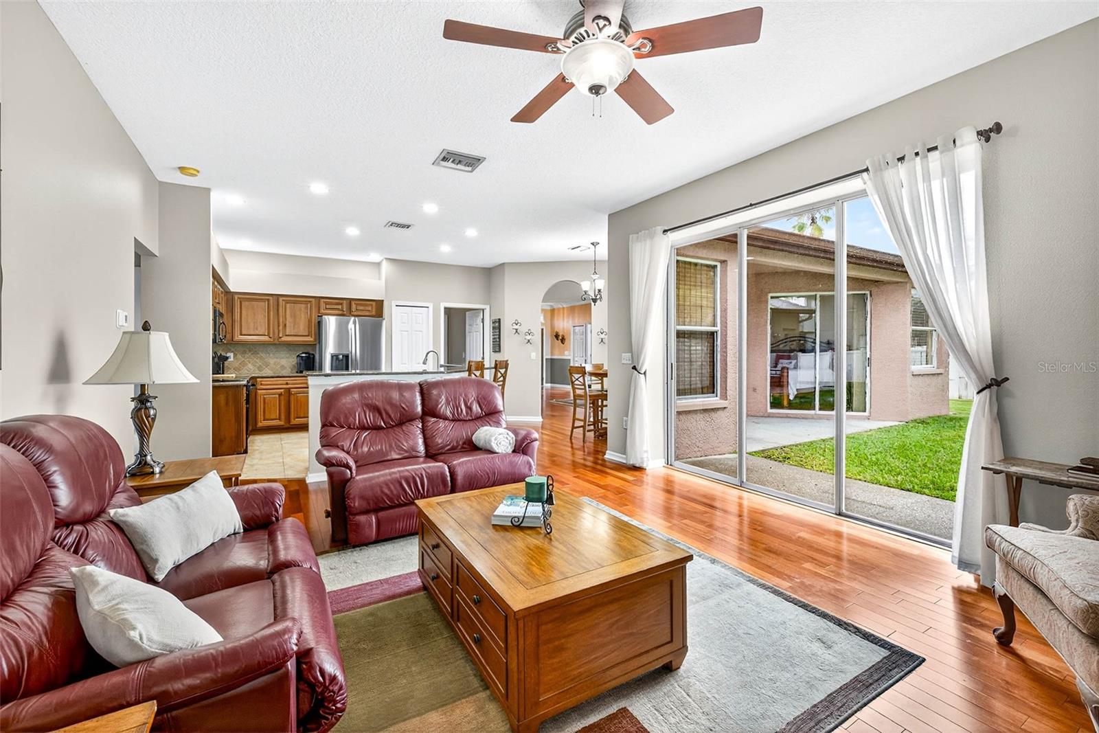 Listing photo id 18 for 16469 Turnbury Oak Drive
