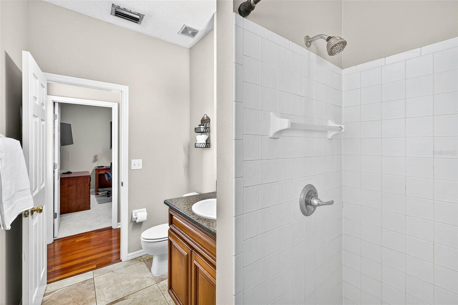 Listing photo id 22 for 16469 Turnbury Oak Drive