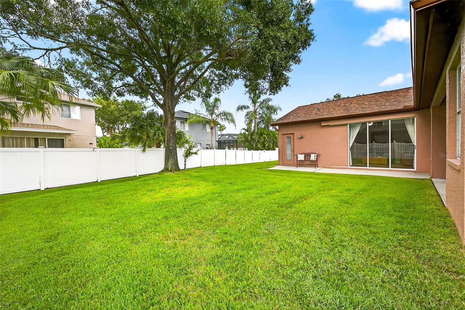 Listing photo id 39 for 16469 Turnbury Oak Drive