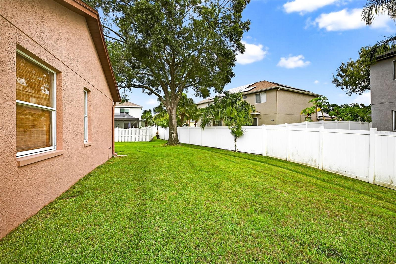 Listing photo id 40 for 16469 Turnbury Oak Drive