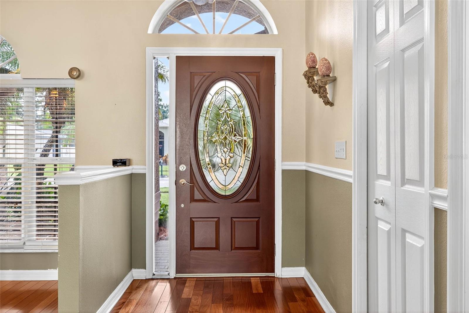 Listing photo id 3 for 16469 Turnbury Oak Drive