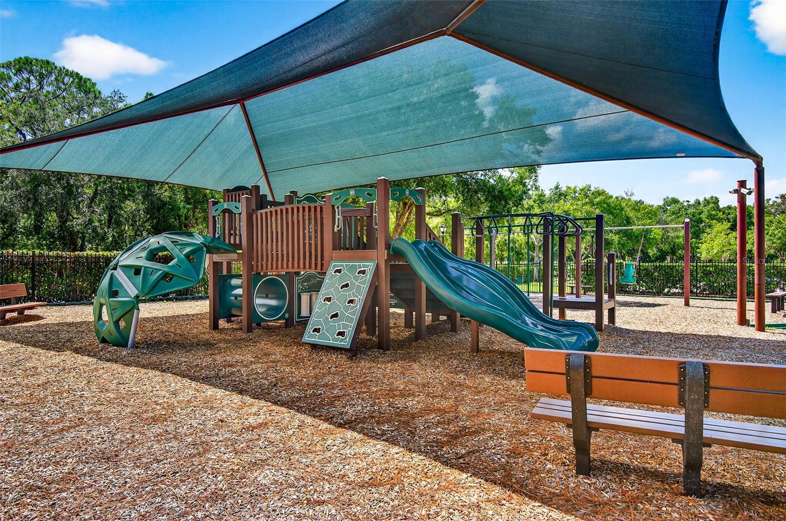 Listing photo id 49 for 16469 Turnbury Oak Drive