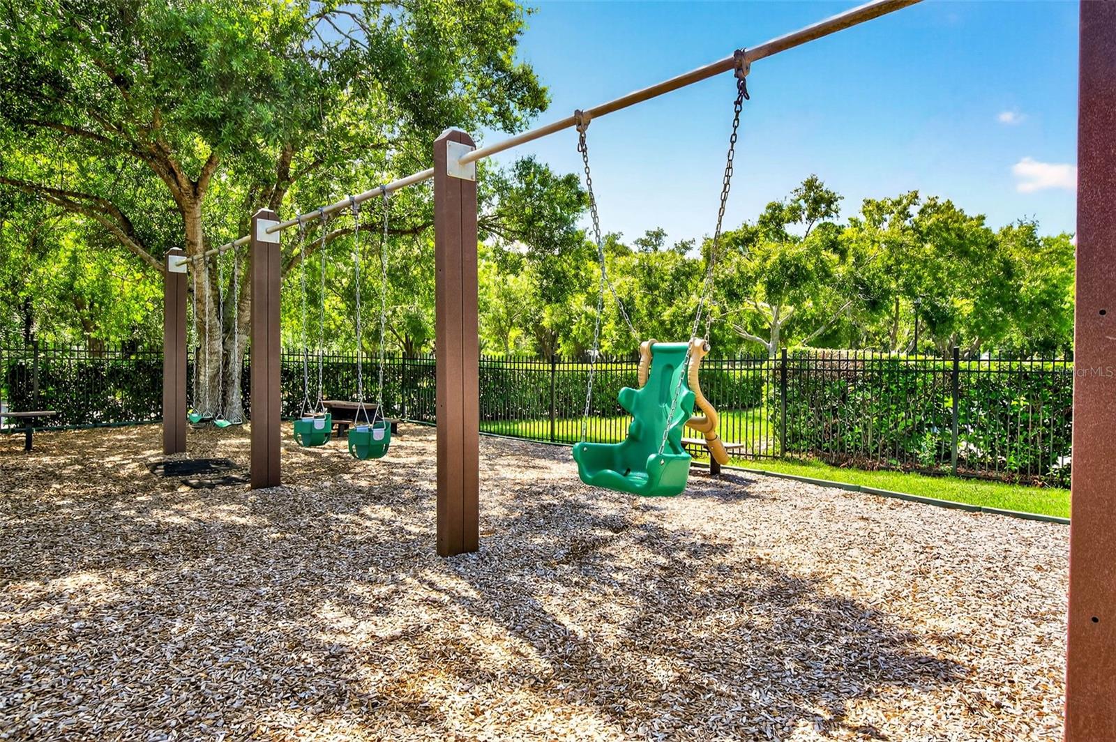 Listing photo id 50 for 16469 Turnbury Oak Drive