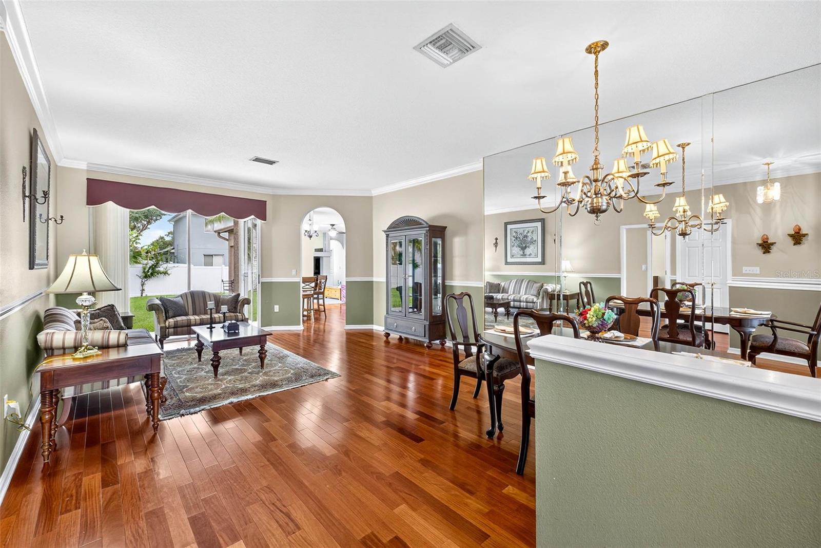 Listing photo id 4 for 16469 Turnbury Oak Drive
