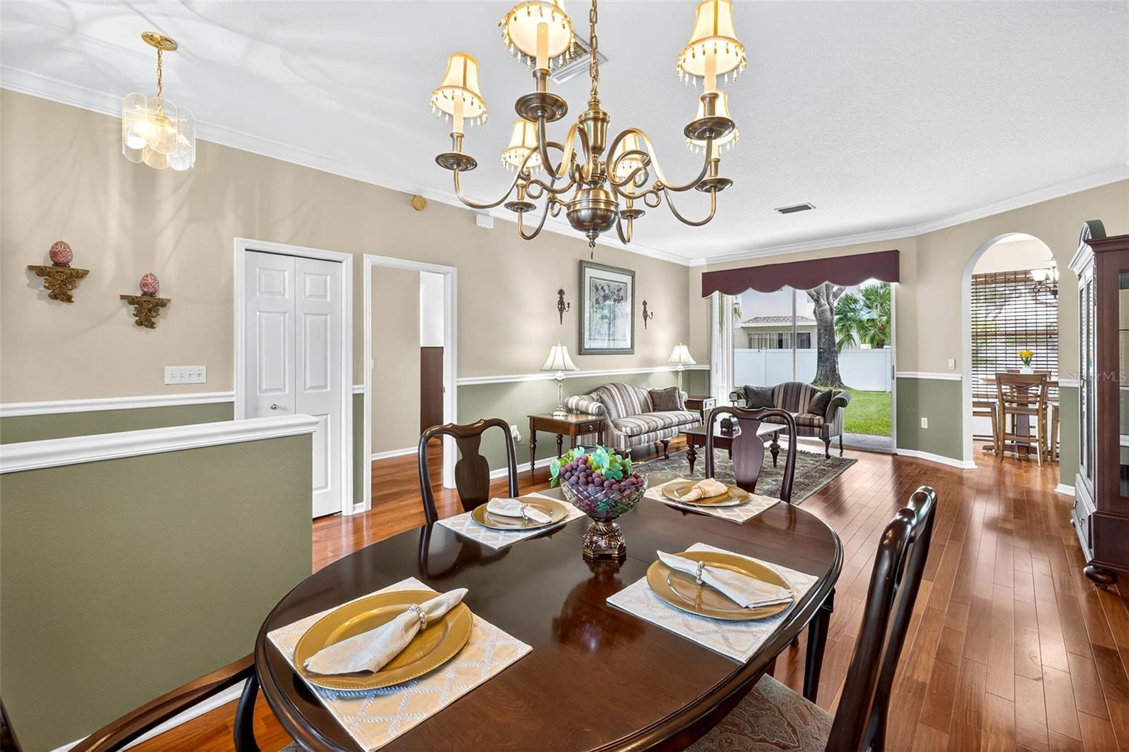 Listing photo id 6 for 16469 Turnbury Oak Drive