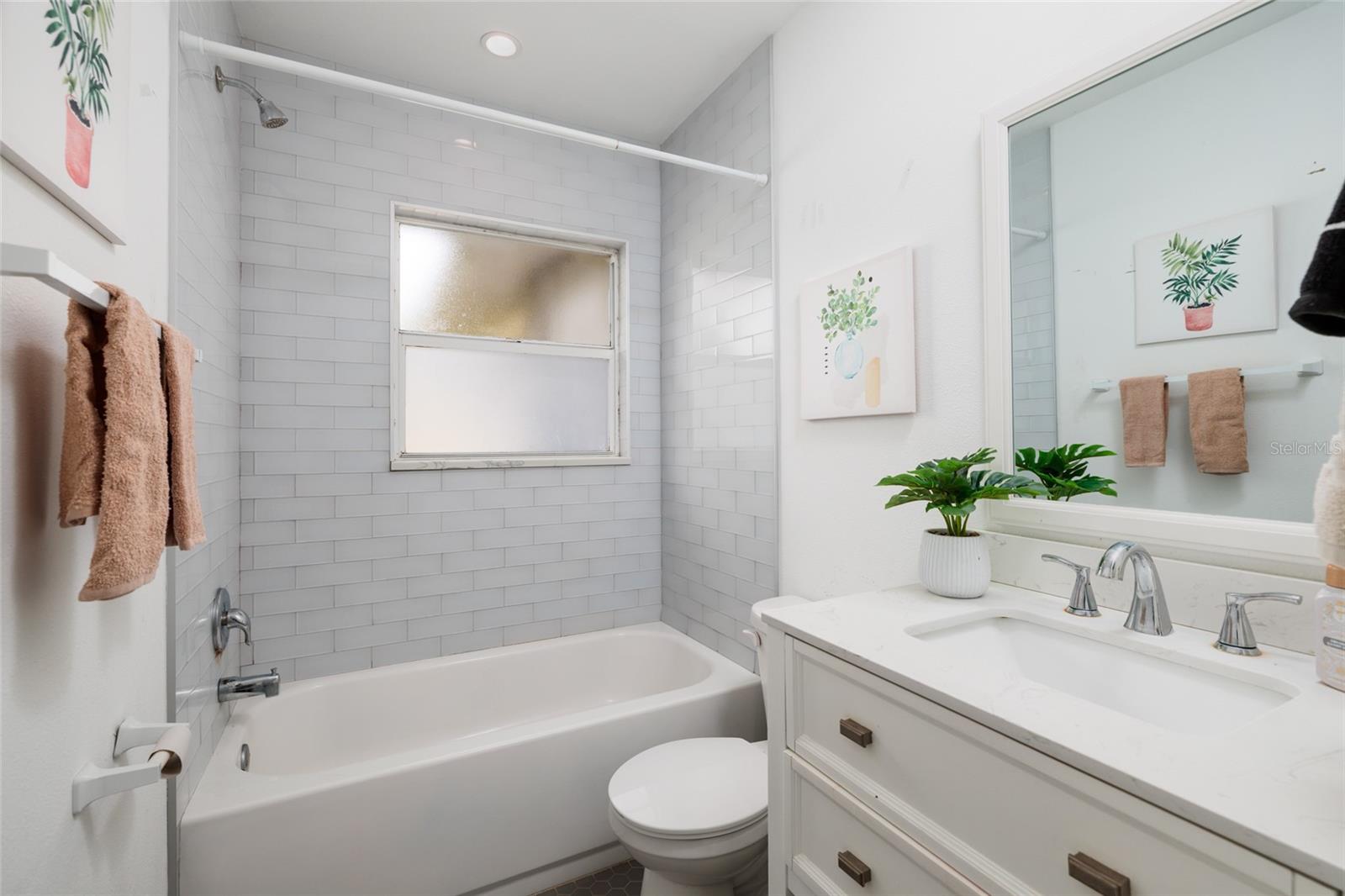 Image 13 of 22 For 3945 3rd Avenue N