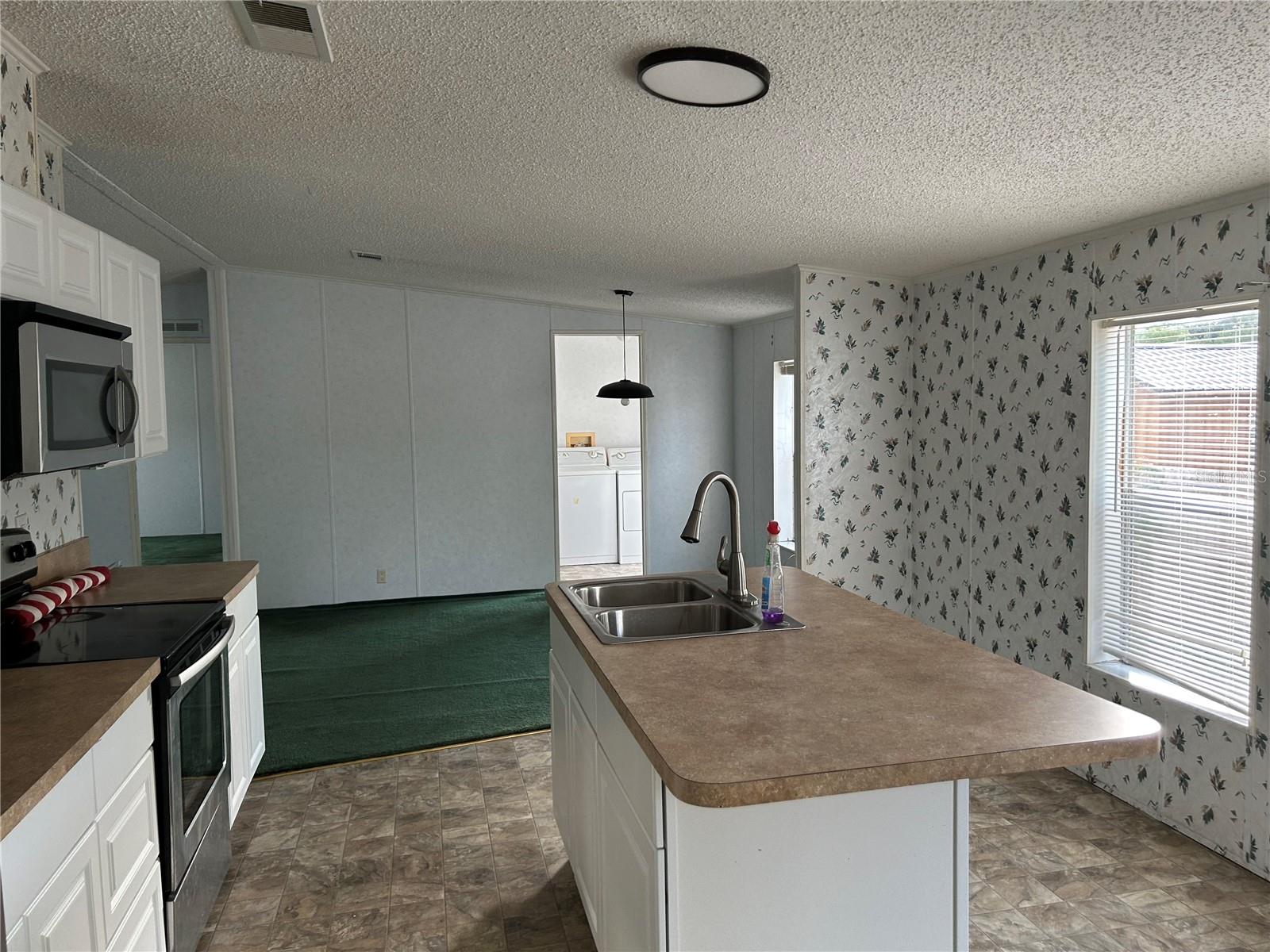 Image 11 of 27 For 359 Center Drive