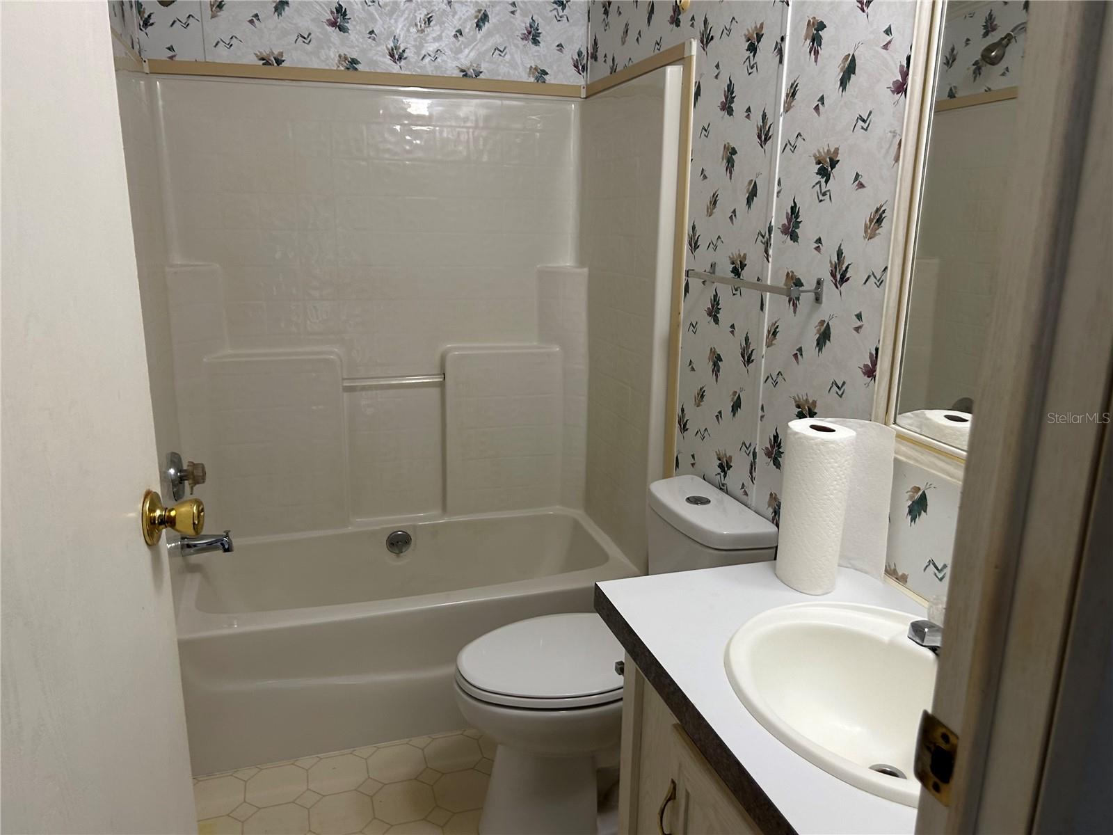Image 15 of 27 For 359 Center Drive
