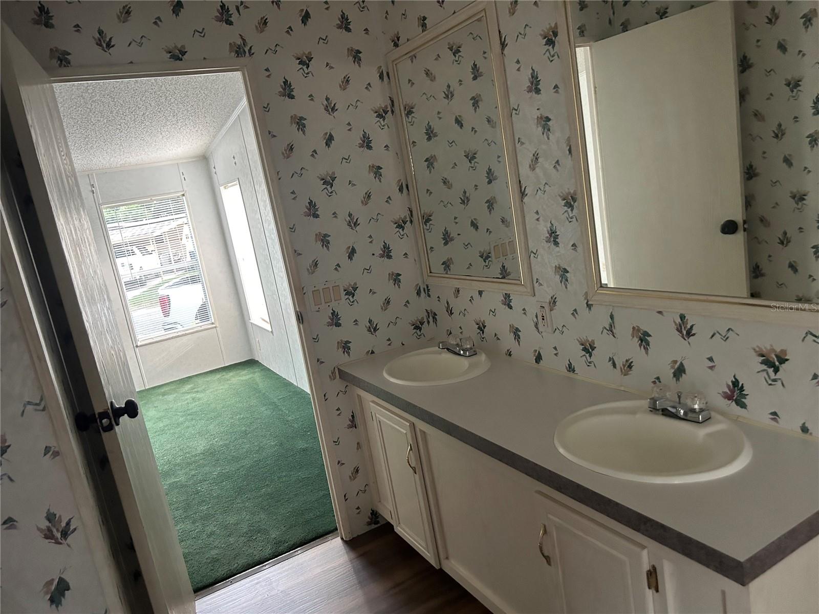 Image 19 of 27 For 359 Center Drive