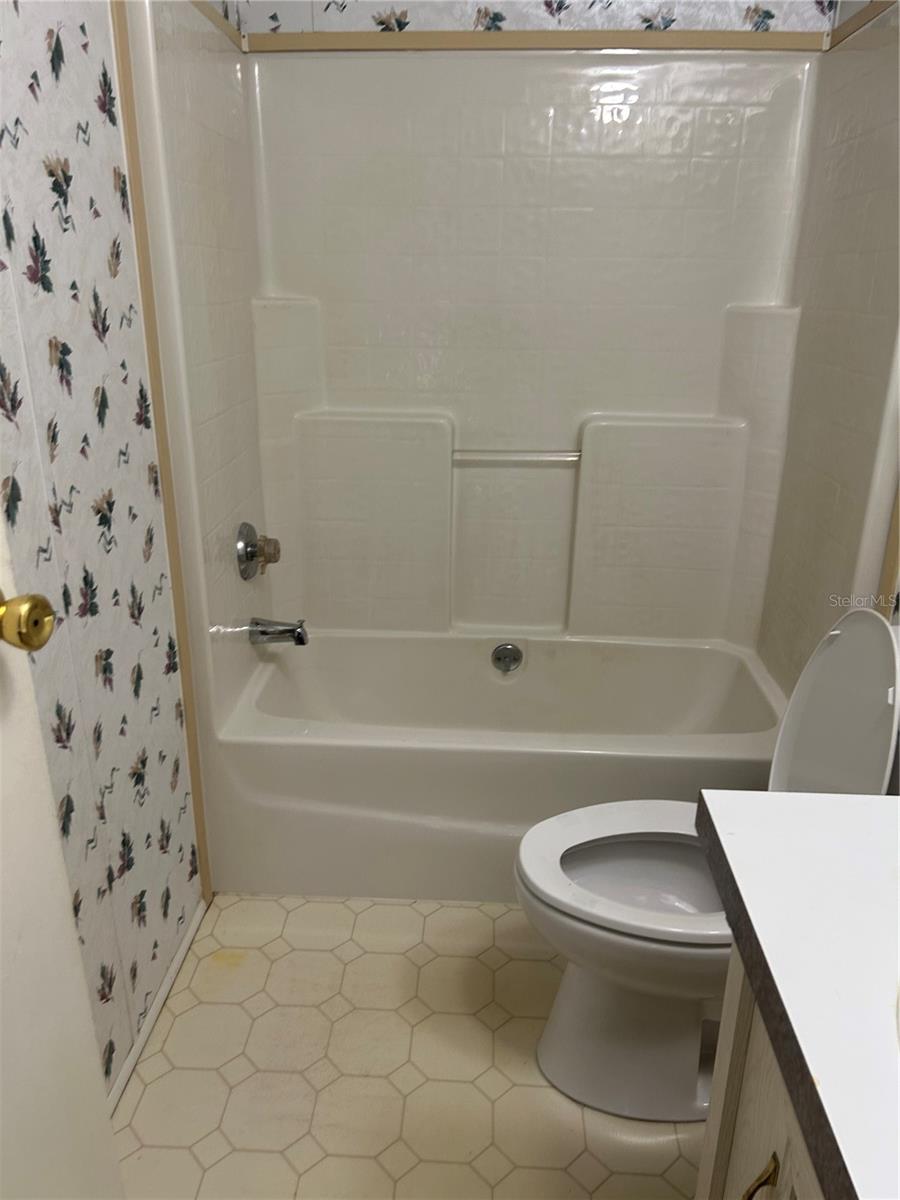 Image 21 of 27 For 359 Center Drive