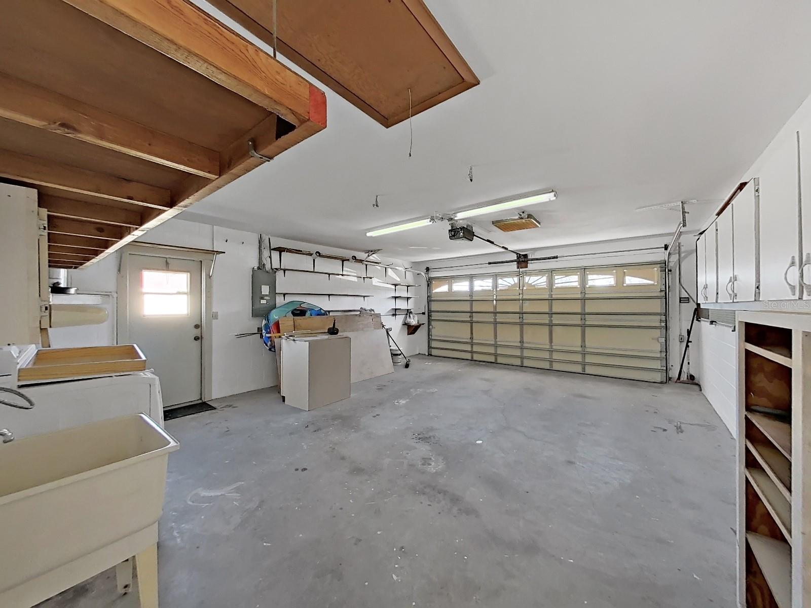 Image 11 of 36 For 13476 Linden Drive