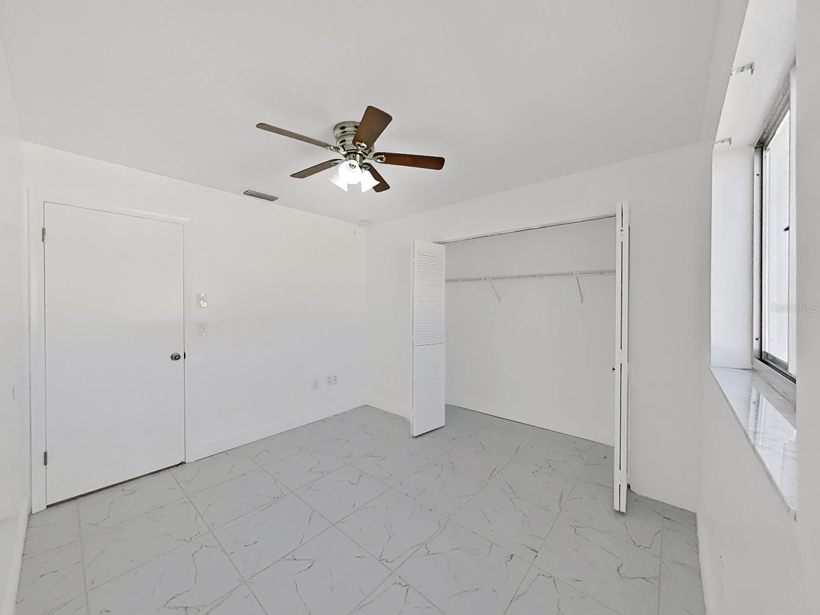 Image 14 of 36 For 13476 Linden Drive