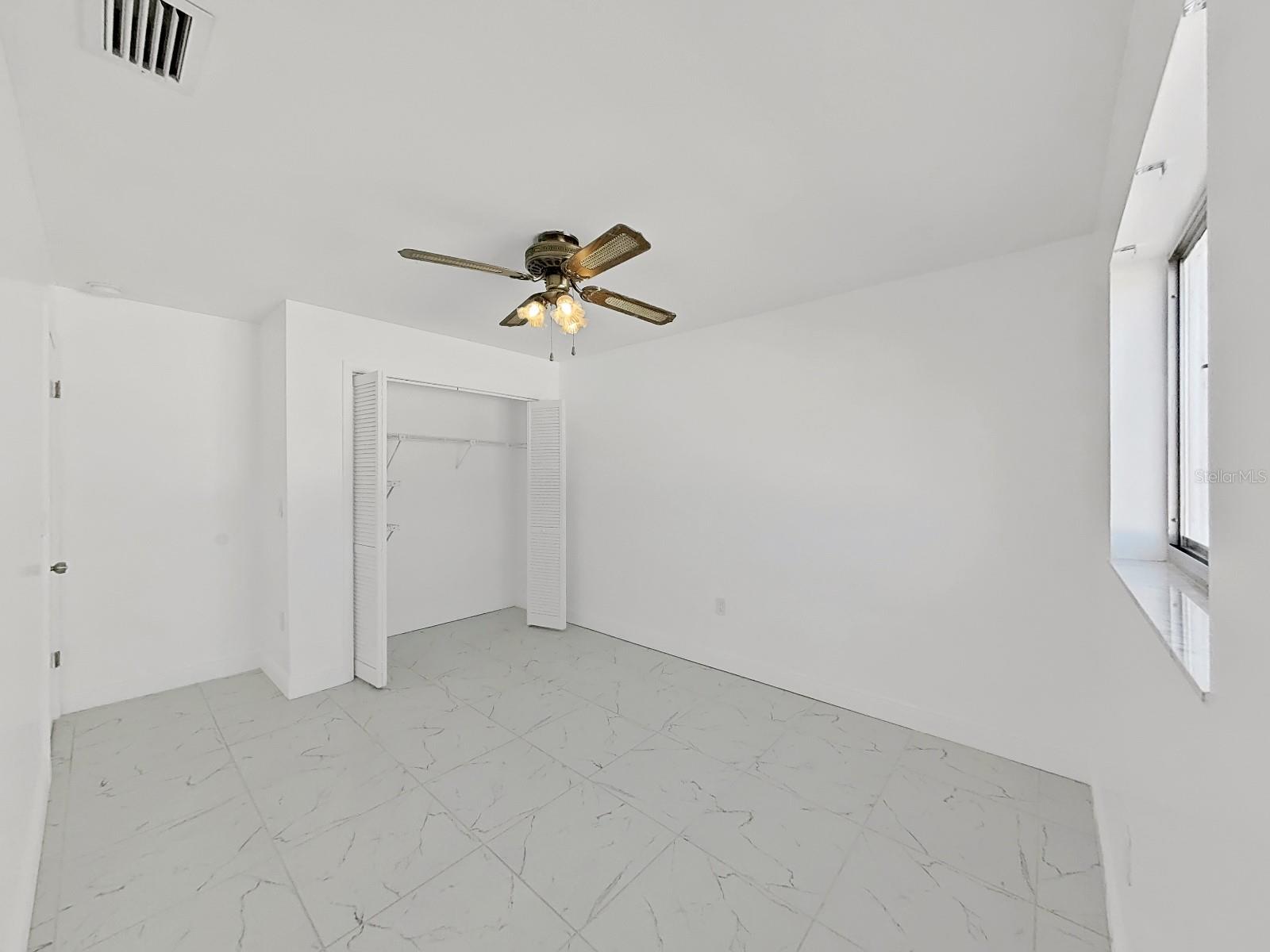 Image 15 of 36 For 13476 Linden Drive