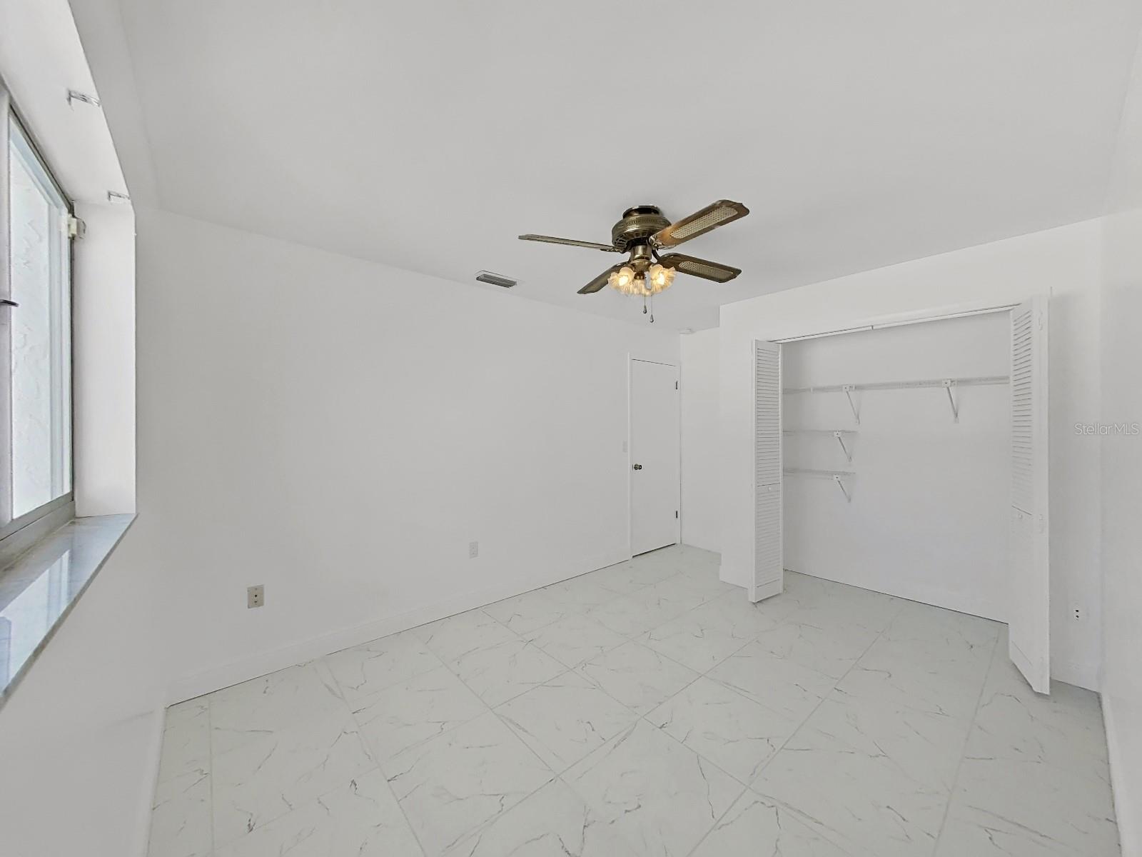 Image 16 of 36 For 13476 Linden Drive