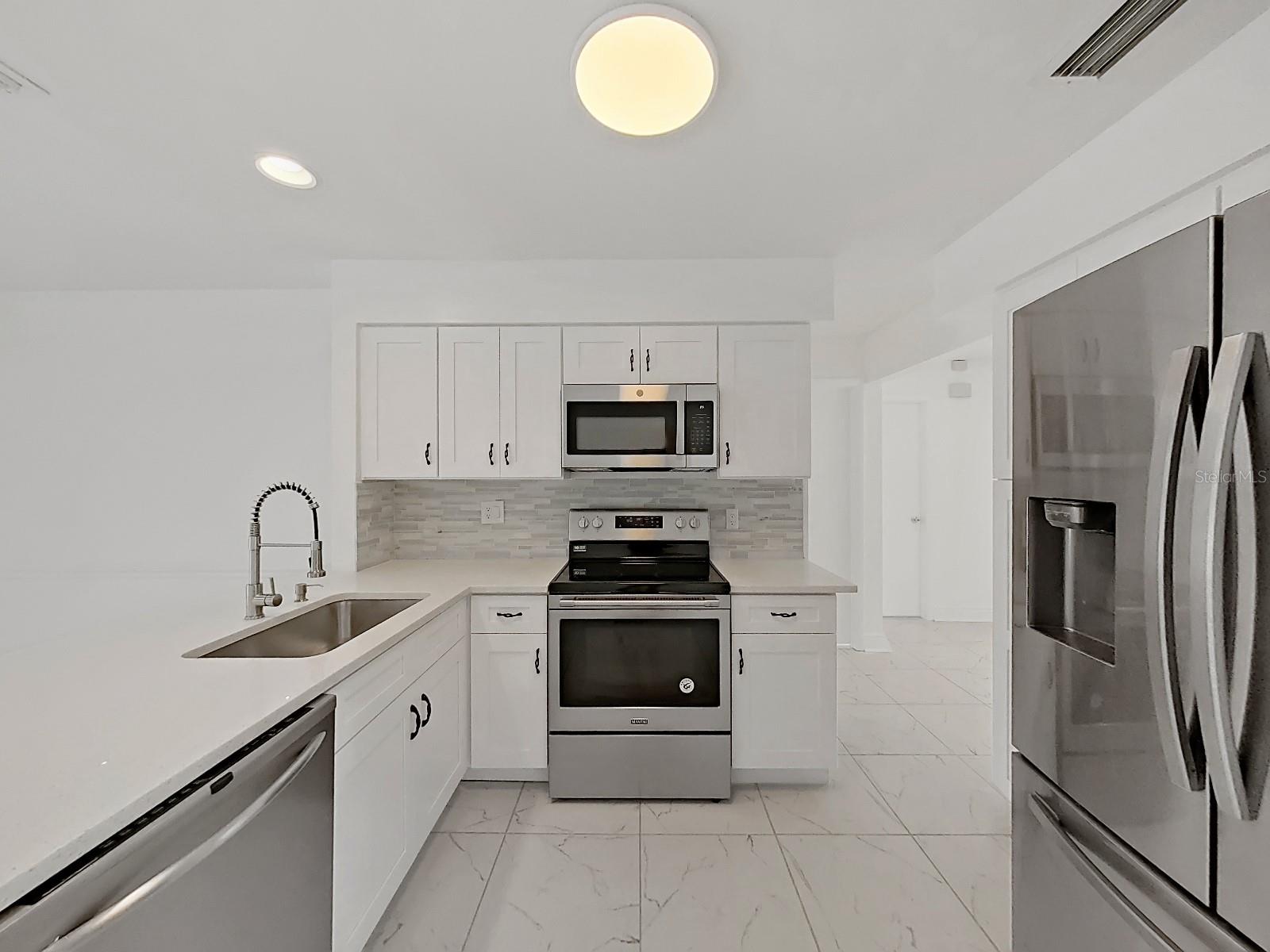 Image 17 of 36 For 13476 Linden Drive