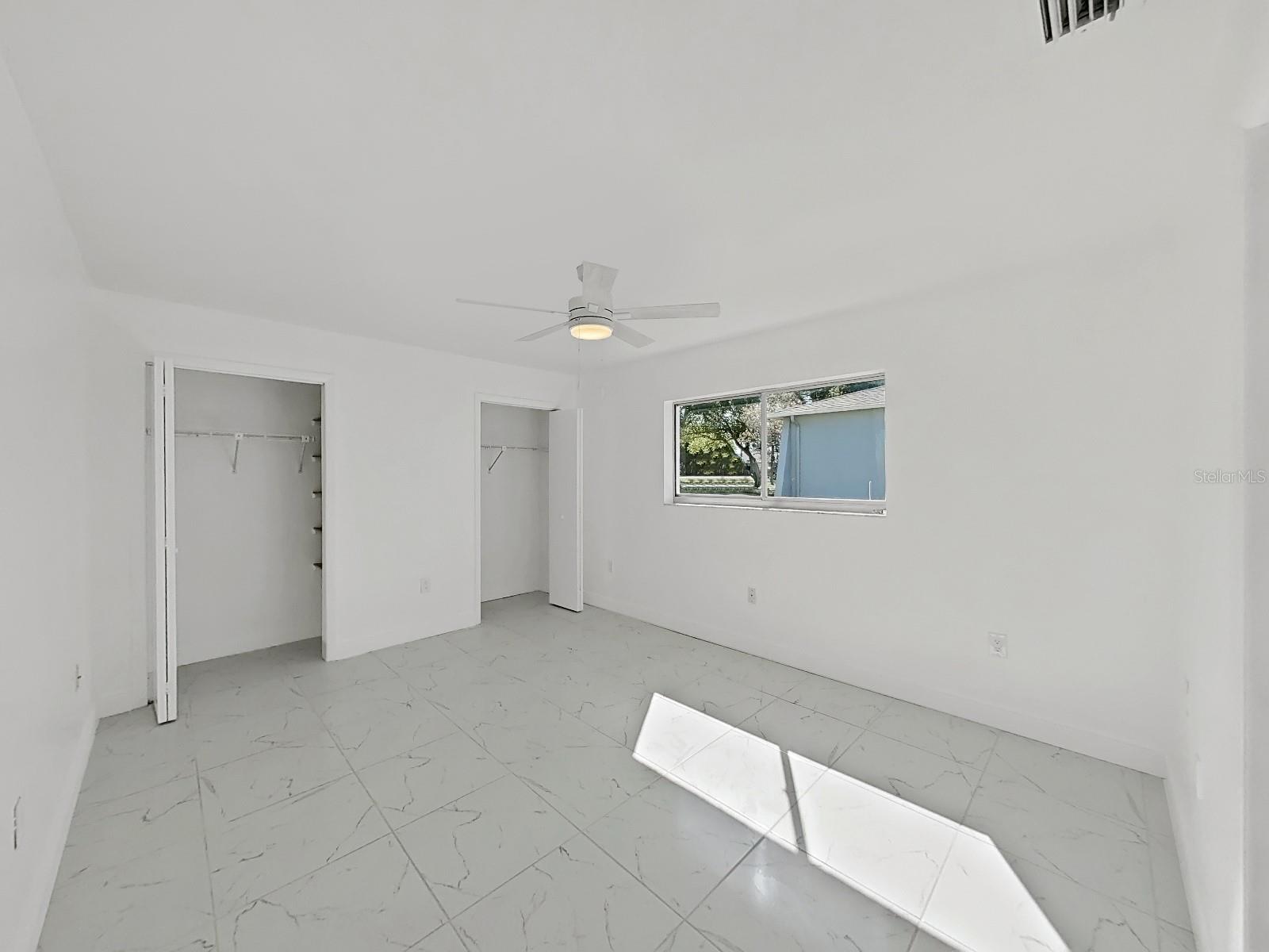 Image 22 of 36 For 13476 Linden Drive