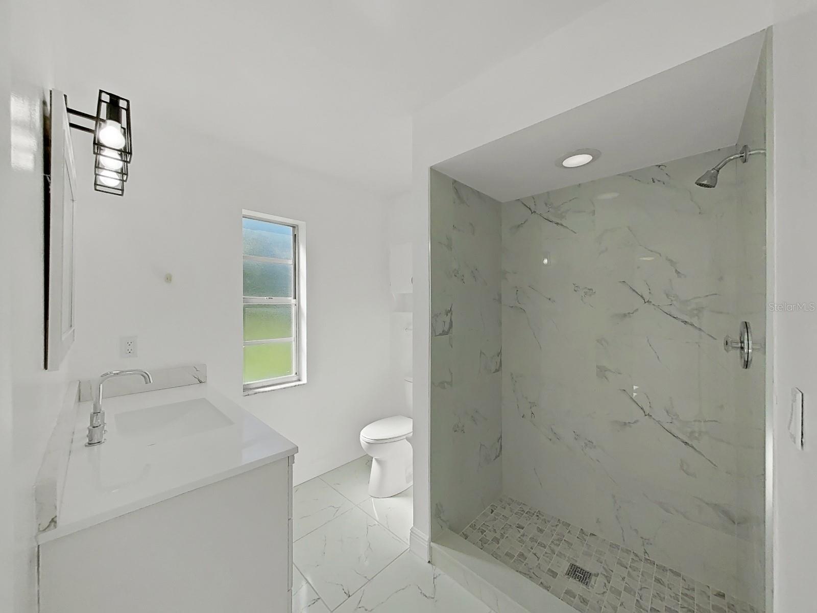 Image 24 of 36 For 13476 Linden Drive