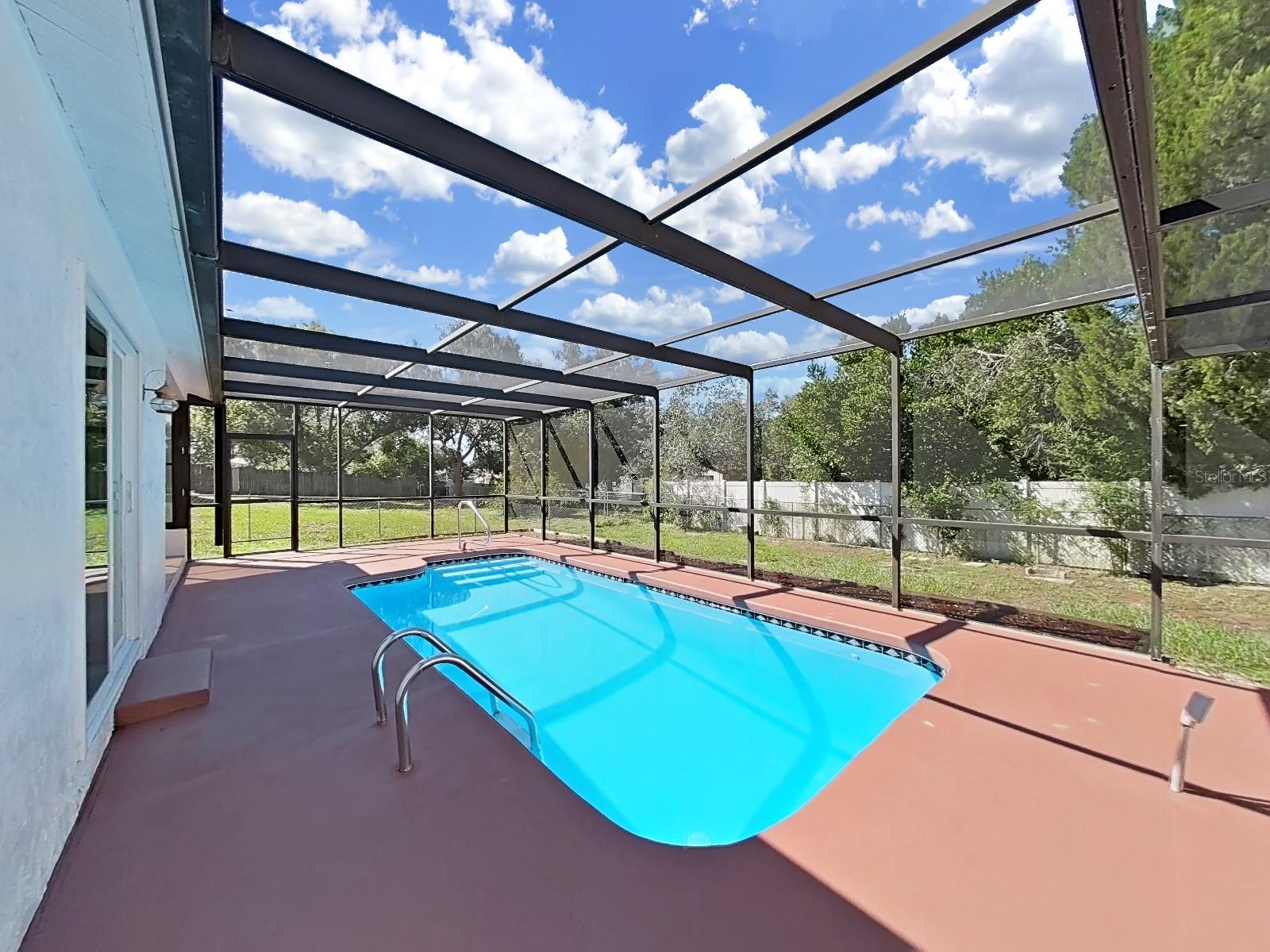 Image 26 of 36 For 13476 Linden Drive