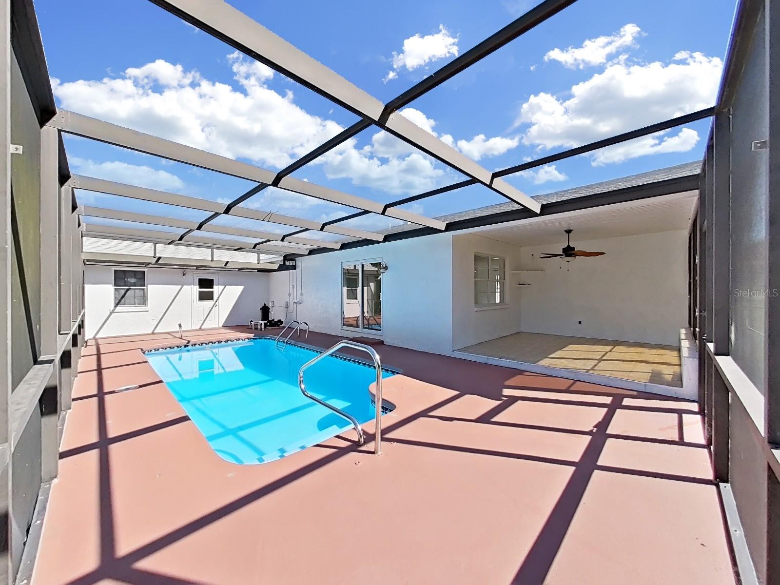 Image 27 of 36 For 13476 Linden Drive