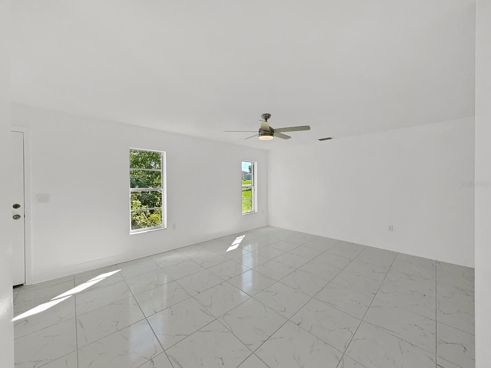 Image 8 of 36 For 13476 Linden Drive