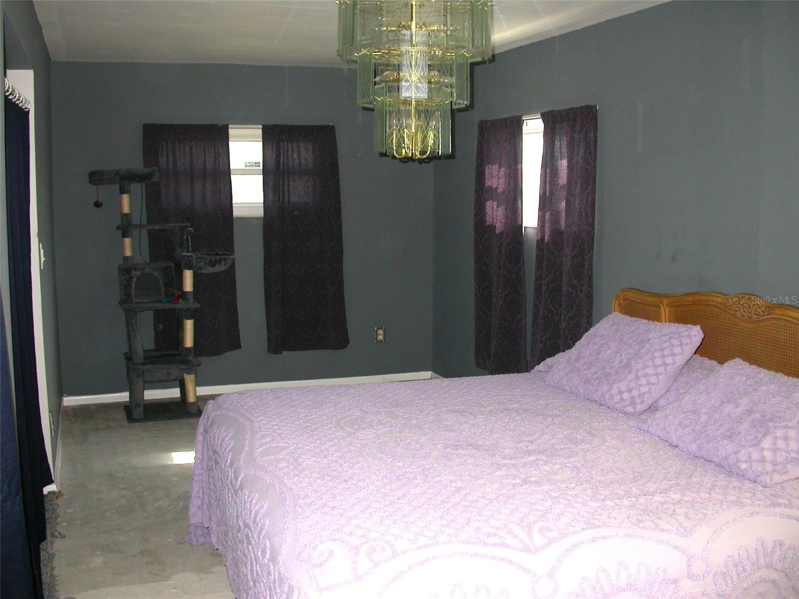 Image 13 of 25 For 7439 37th Avenue N