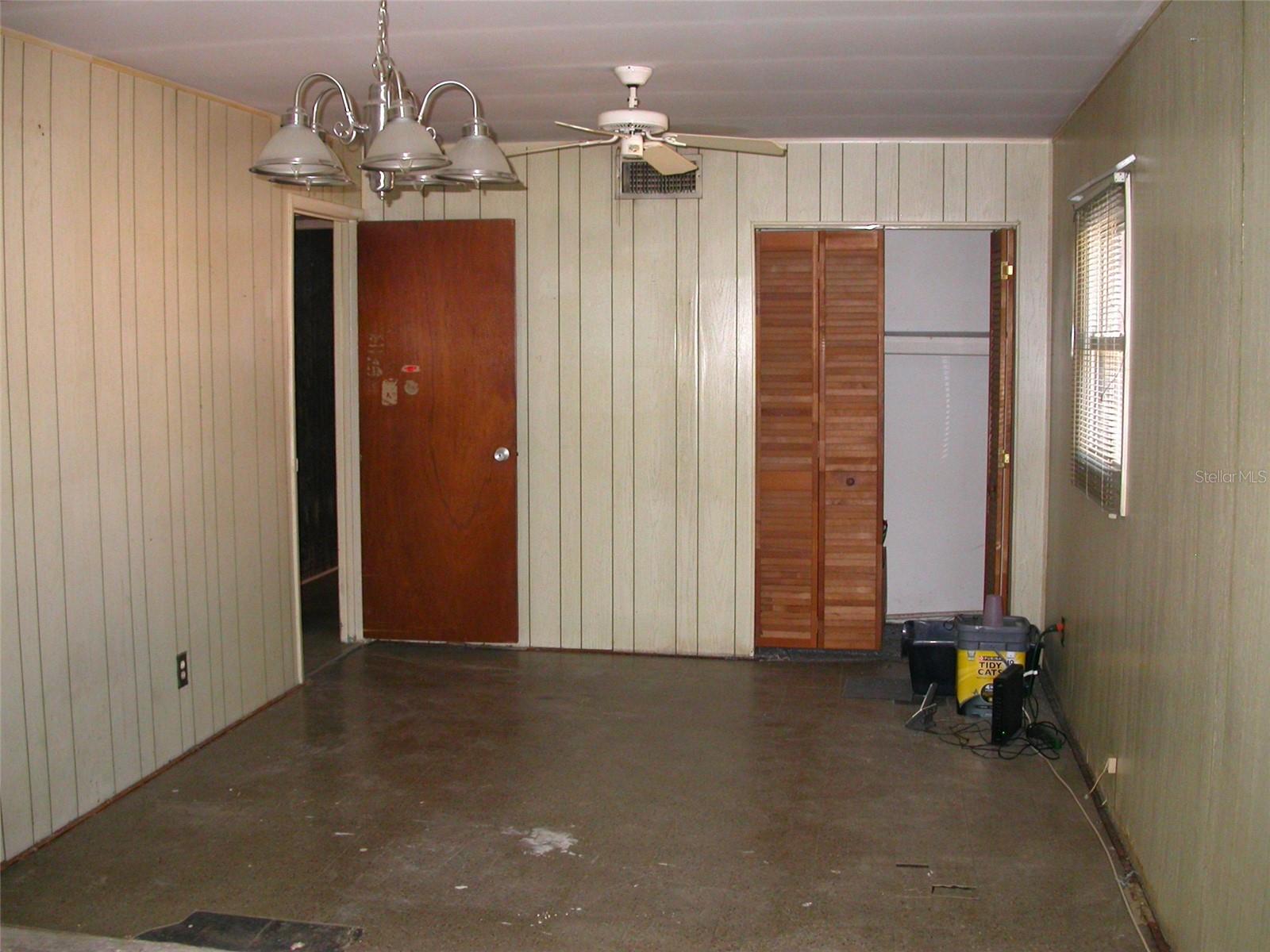 Image 19 of 25 For 7439 37th Avenue N