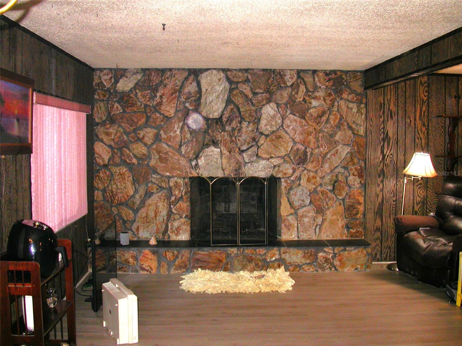 Image 3 of 25 For 7439 37th Avenue N