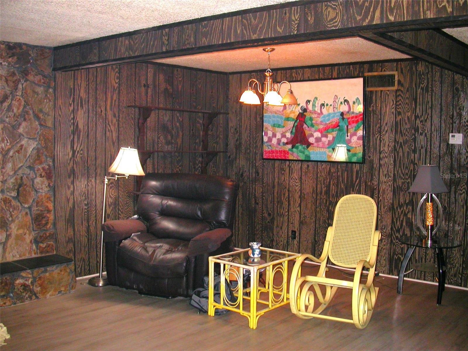 Image 5 of 25 For 7439 37th Avenue N