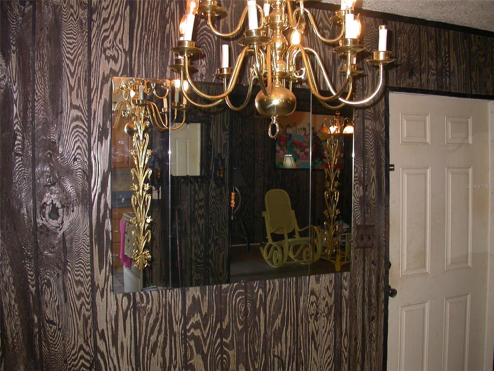 Image 7 of 25 For 7439 37th Avenue N