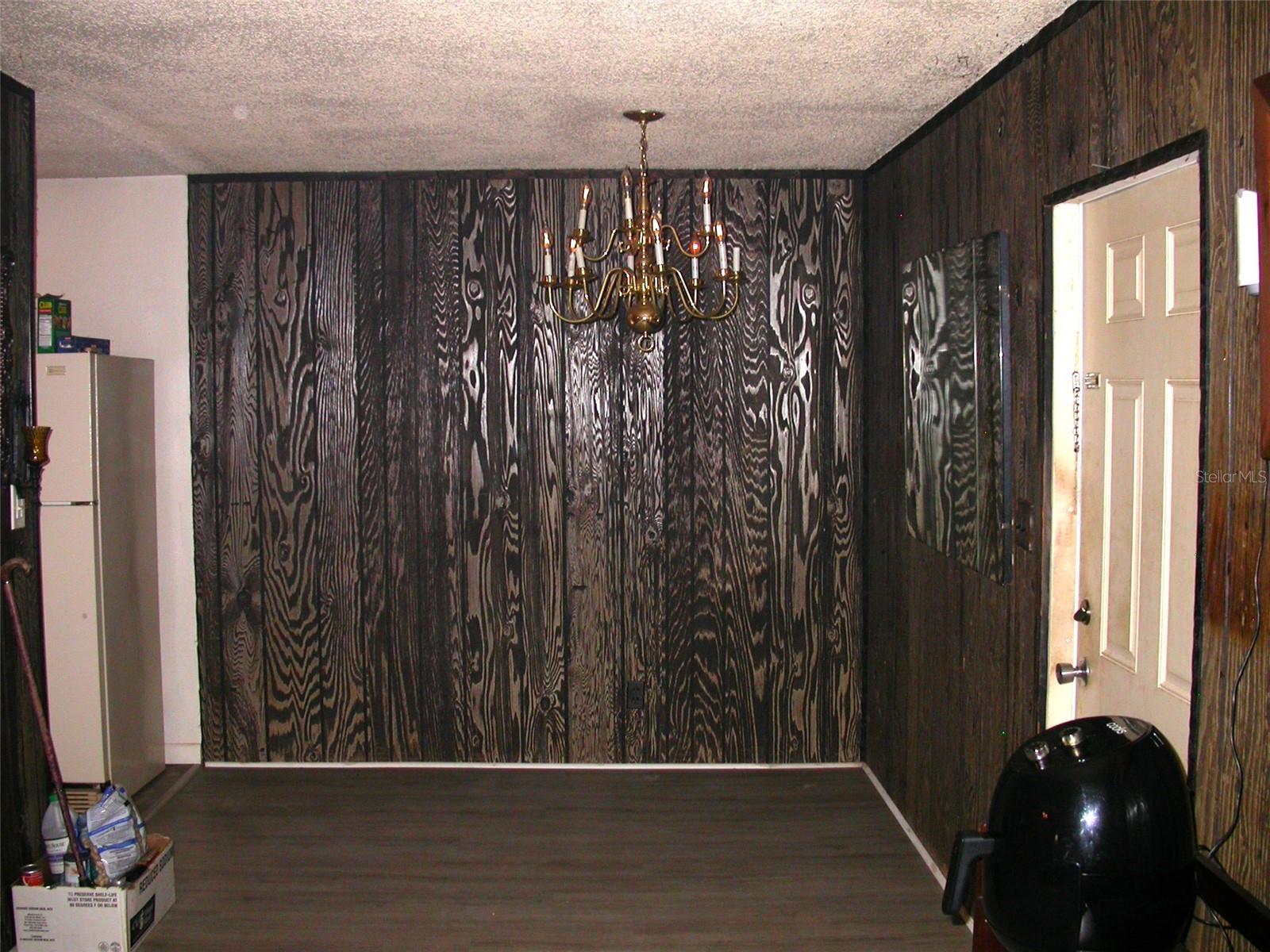 Image 8 of 25 For 7439 37th Avenue N