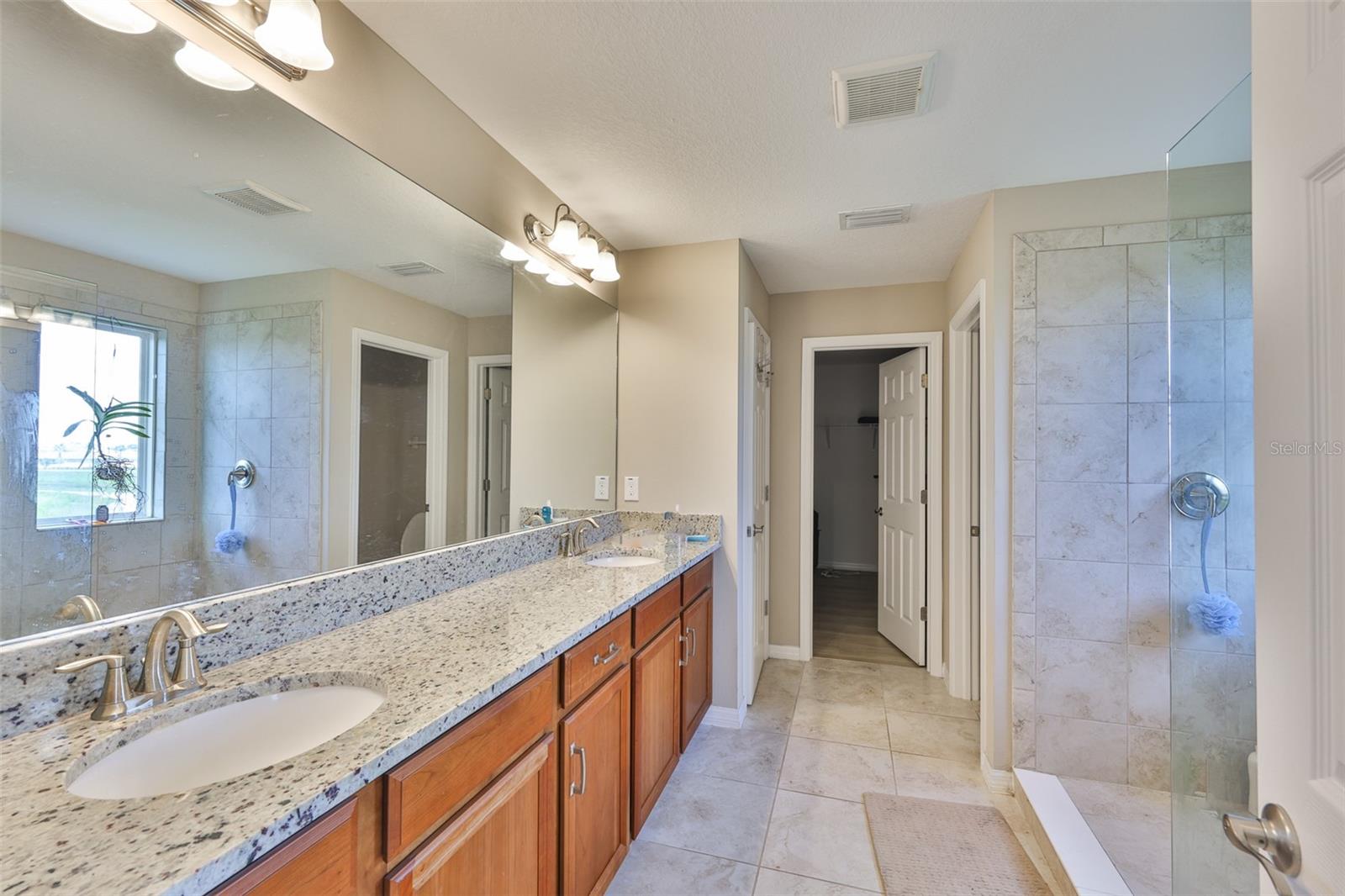 Image 21 of 37 For 11918 Bahia Valley Drive