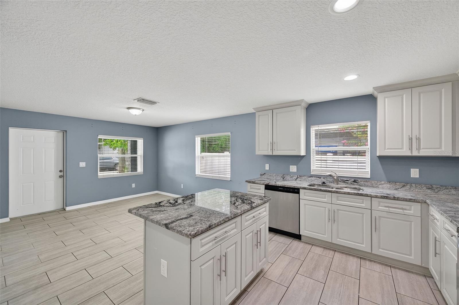 Image 4 of 15 For 203 11th Street Drive W