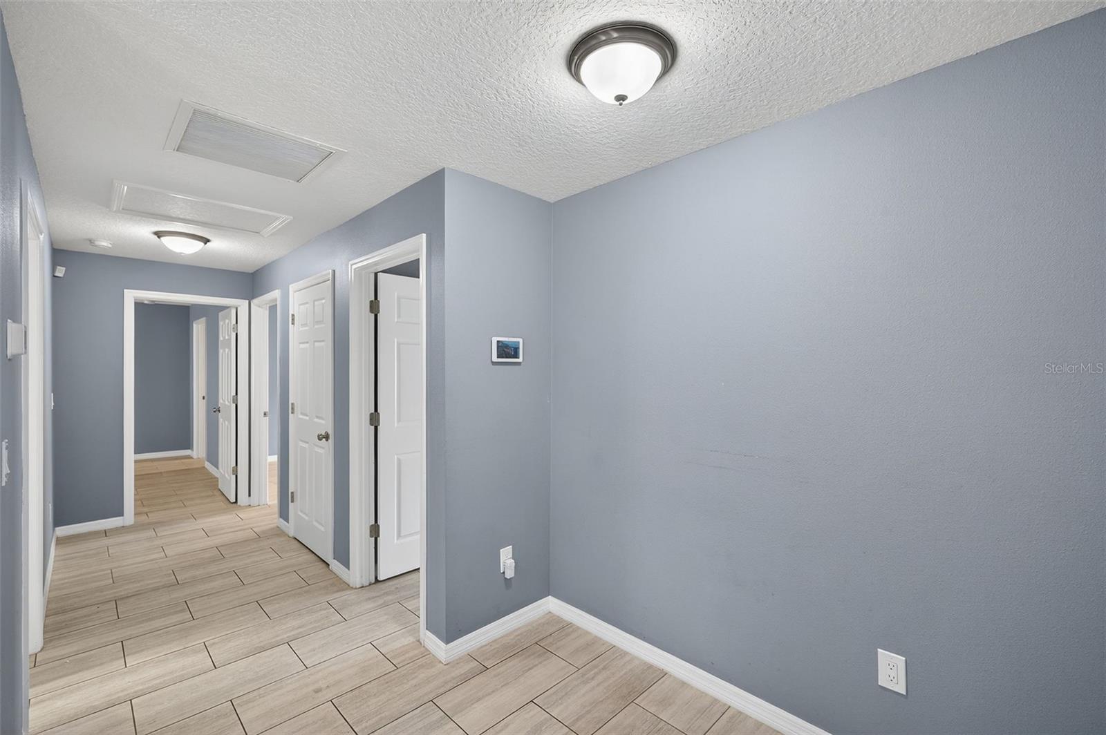 Image 5 of 15 For 203 11th Street Drive W