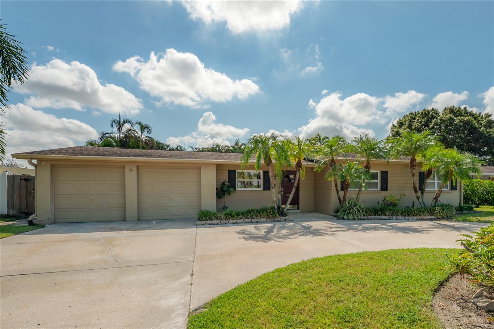 Details for 3935 Eden Roc Circle, TAMPA, FL 33634