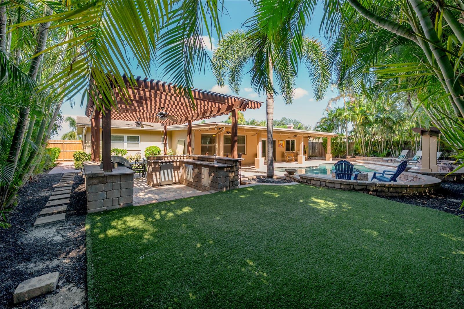 Image 13 of 79 For 3935 Eden Roc Circle