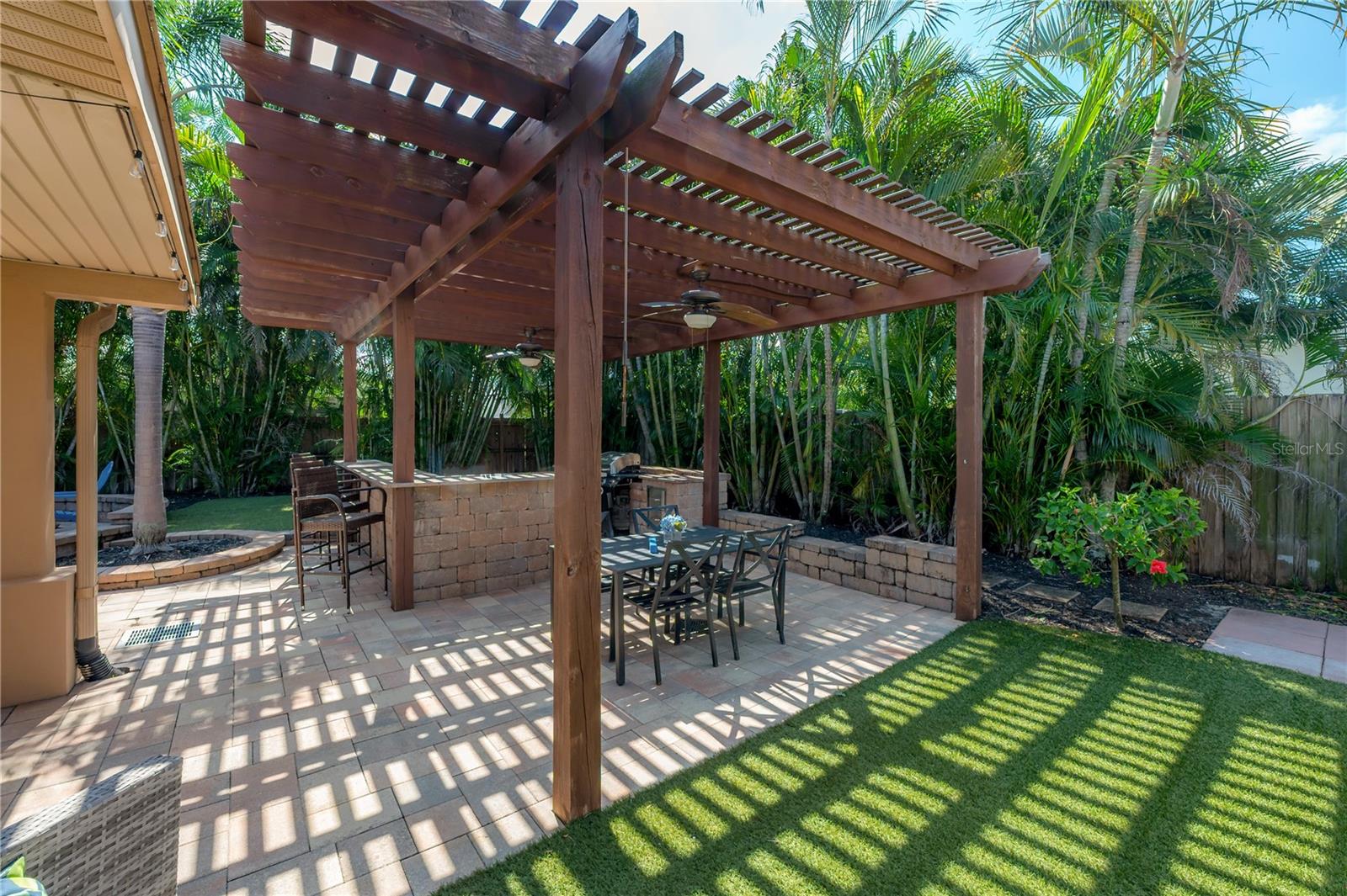 Image 16 of 79 For 3935 Eden Roc Circle