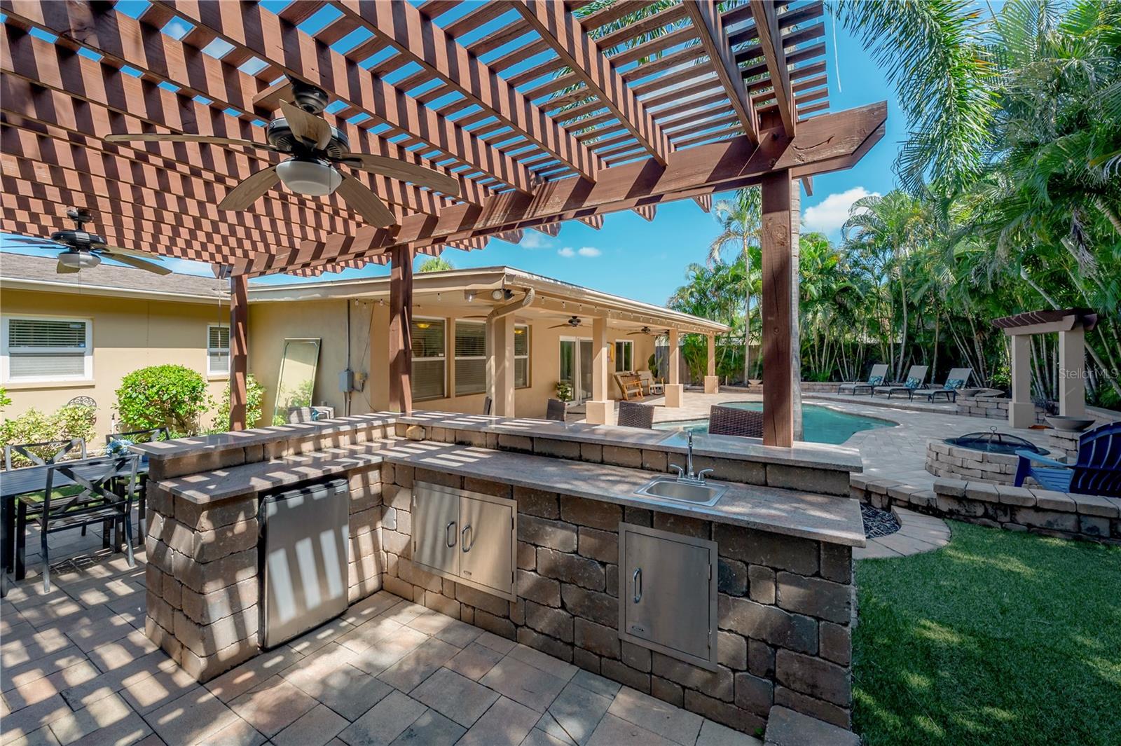 Image 18 of 79 For 3935 Eden Roc Circle