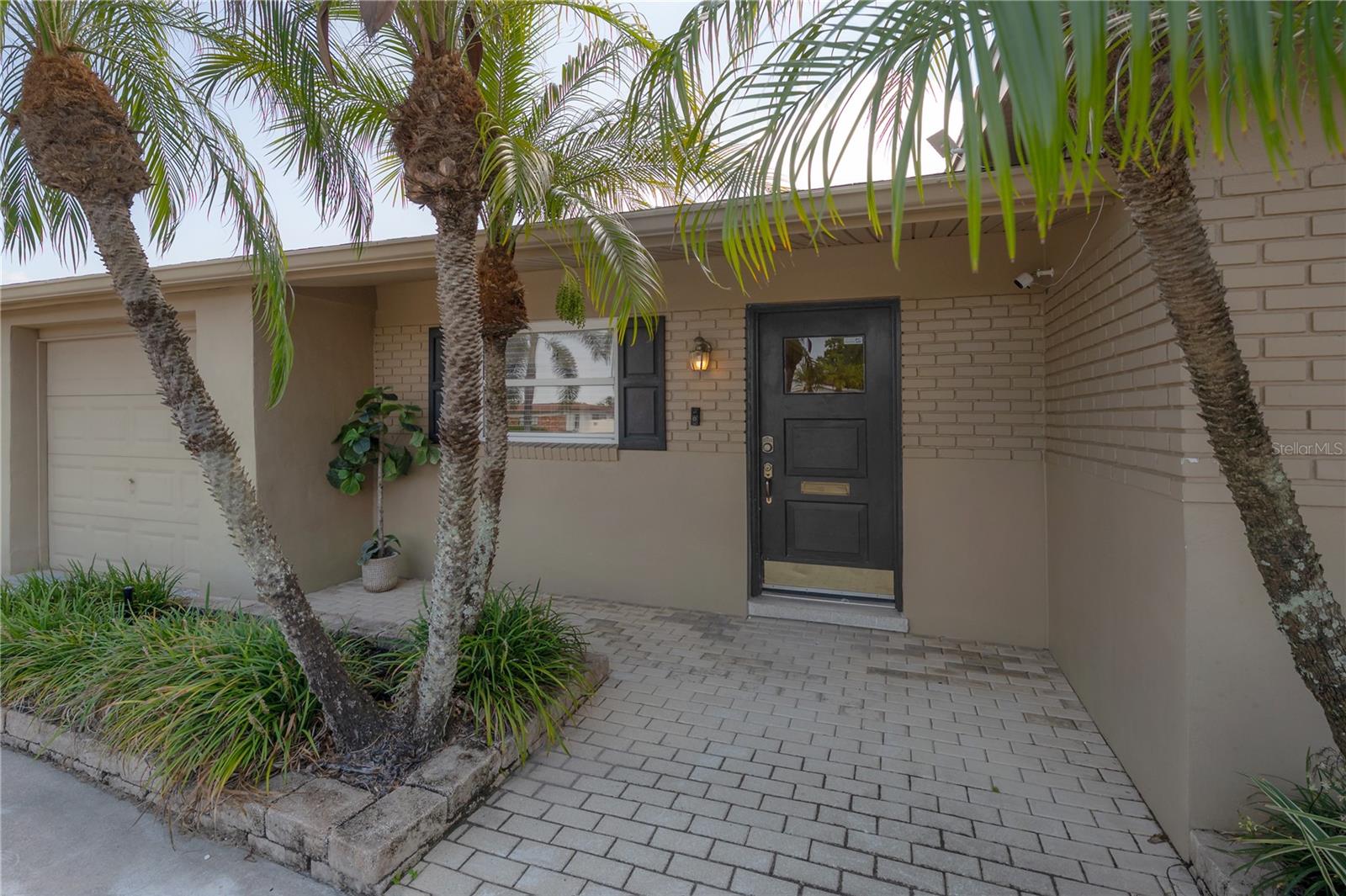 Image 4 of 79 For 3935 Eden Roc Circle
