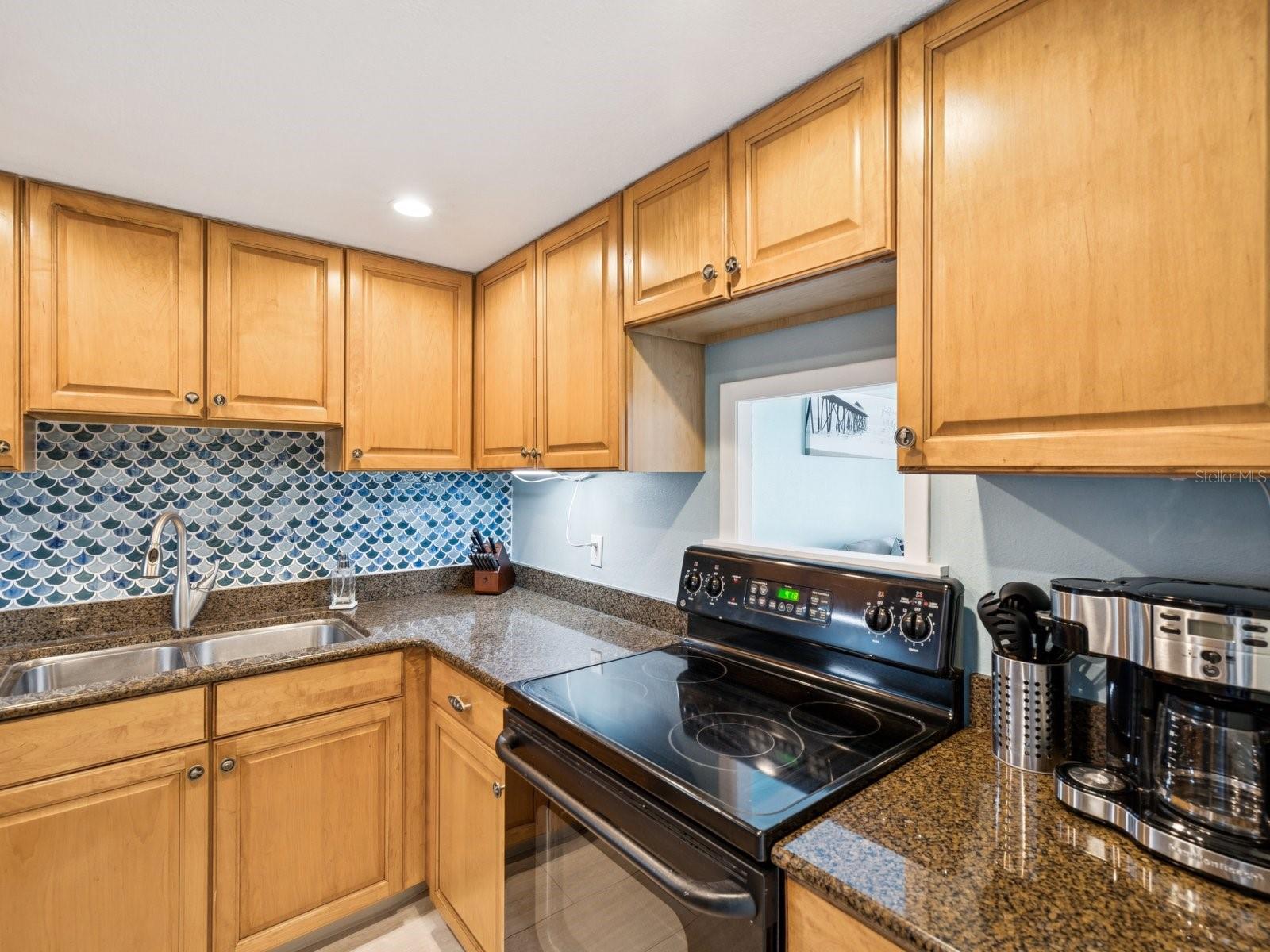 Image 11 of 44 For 880 Mandalay Avenue C613