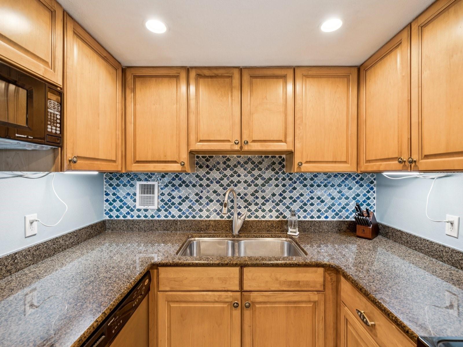 Image 12 of 44 For 880 Mandalay Avenue C613