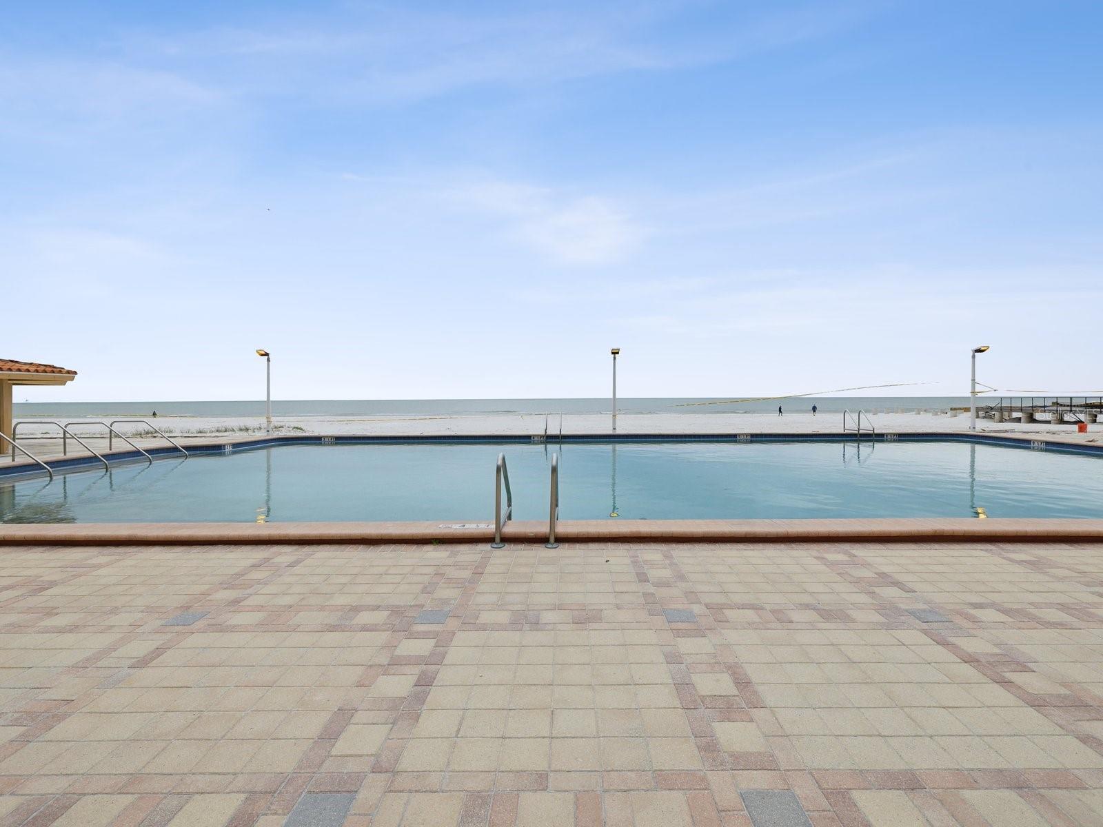 Image 21 of 44 For 880 Mandalay Avenue C613