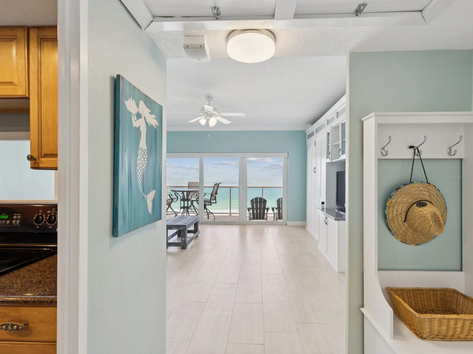 Image 4 of 44 For 880 Mandalay Avenue C613